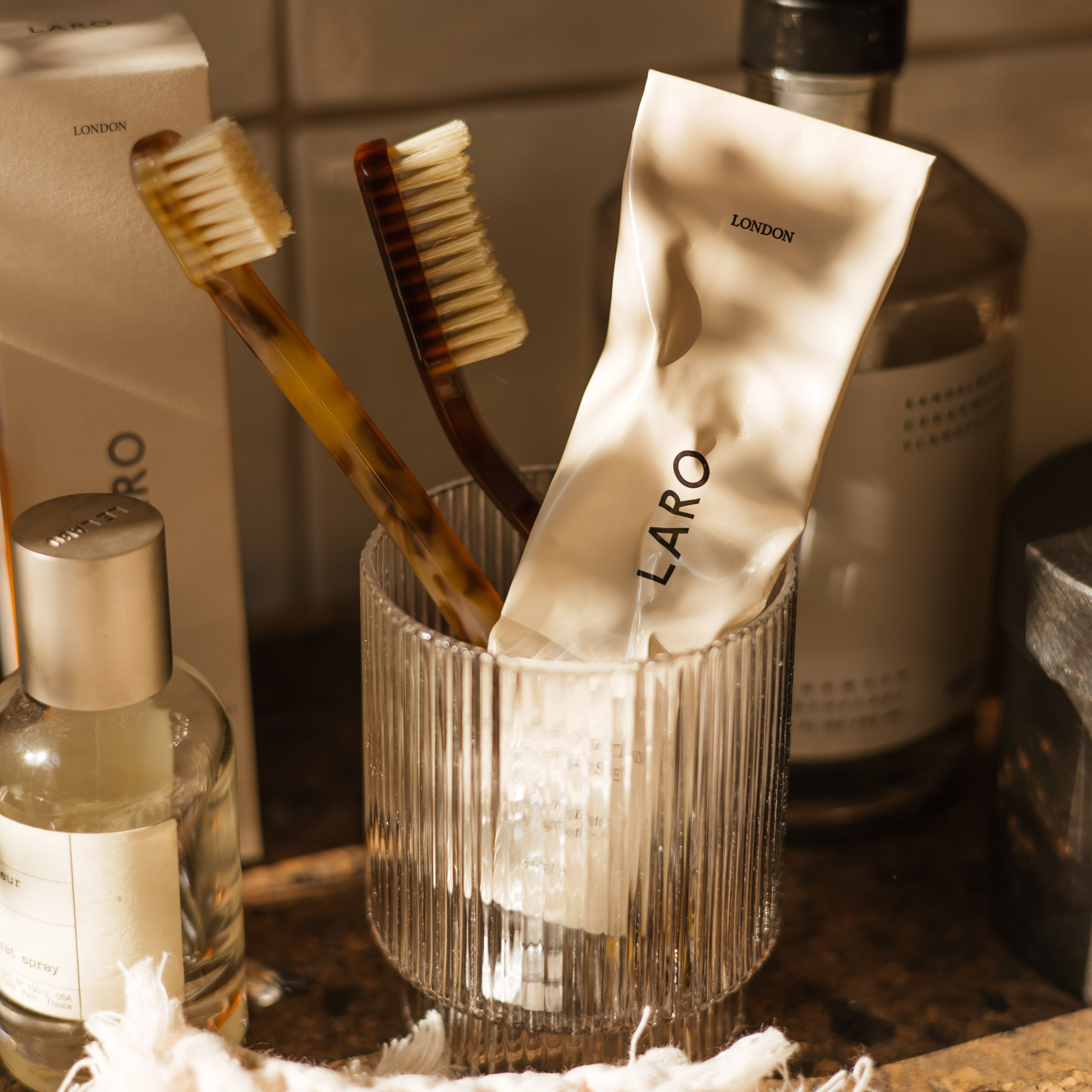 LARO Naturally Whitening Toothpaste