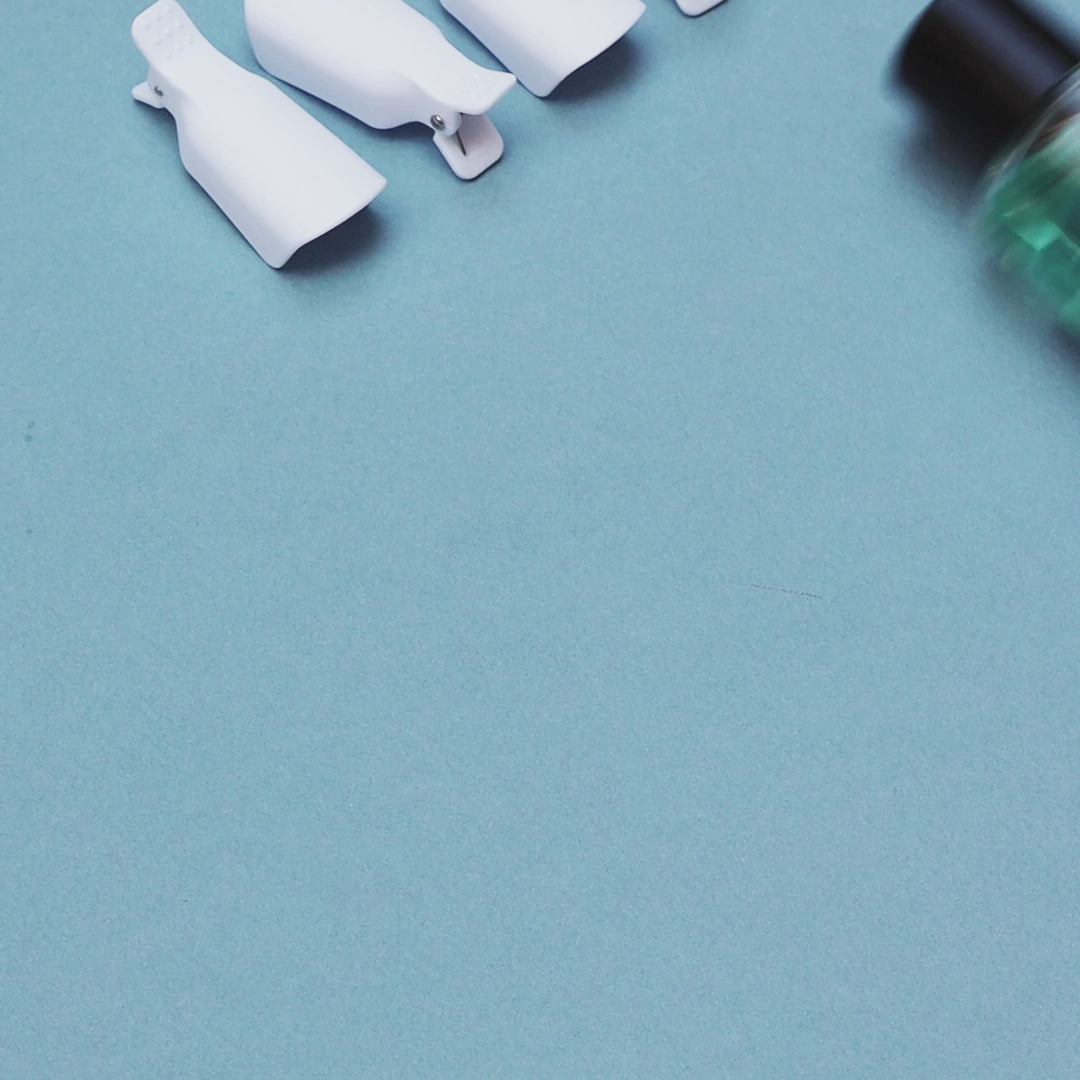 Complimentary Manucurist Green Flash Manicure